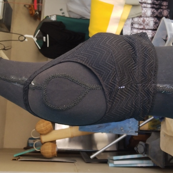 Black bralettte, Unknown brand, May be Size medium - Picture 2 of 4